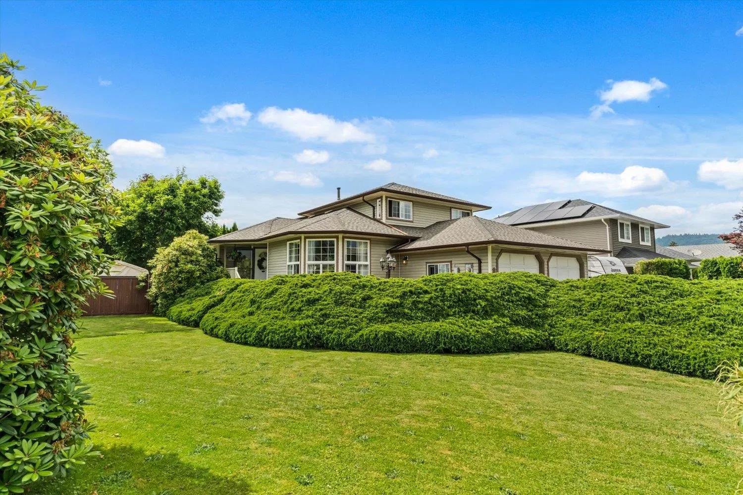 Photo 1 of 40 at 1535 Canterbury Drive