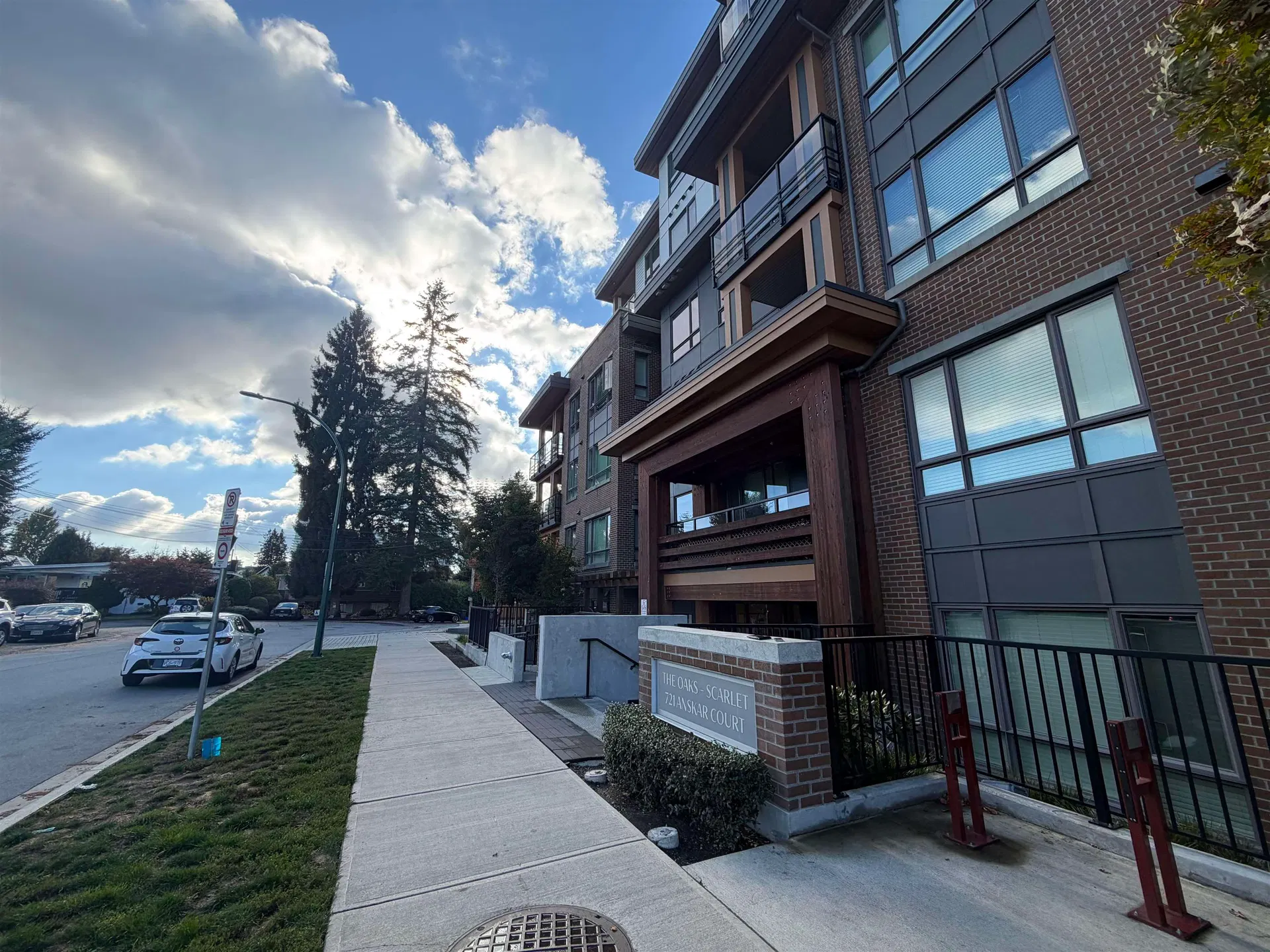 Photo 2 of 15 at #215 – 721 Anskar Court