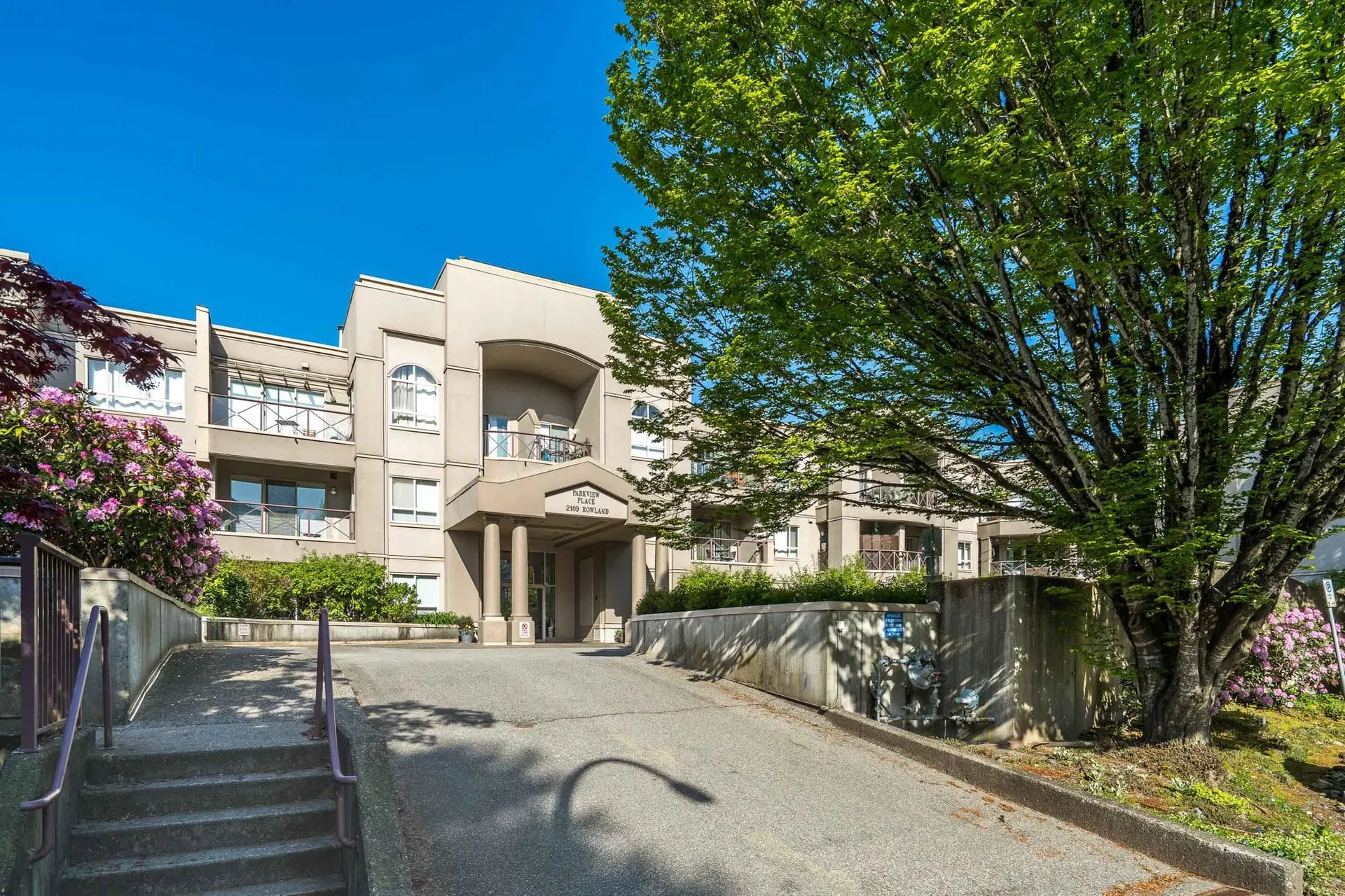 Photo 1 of 32 at #323 – 2109 Rowland Street