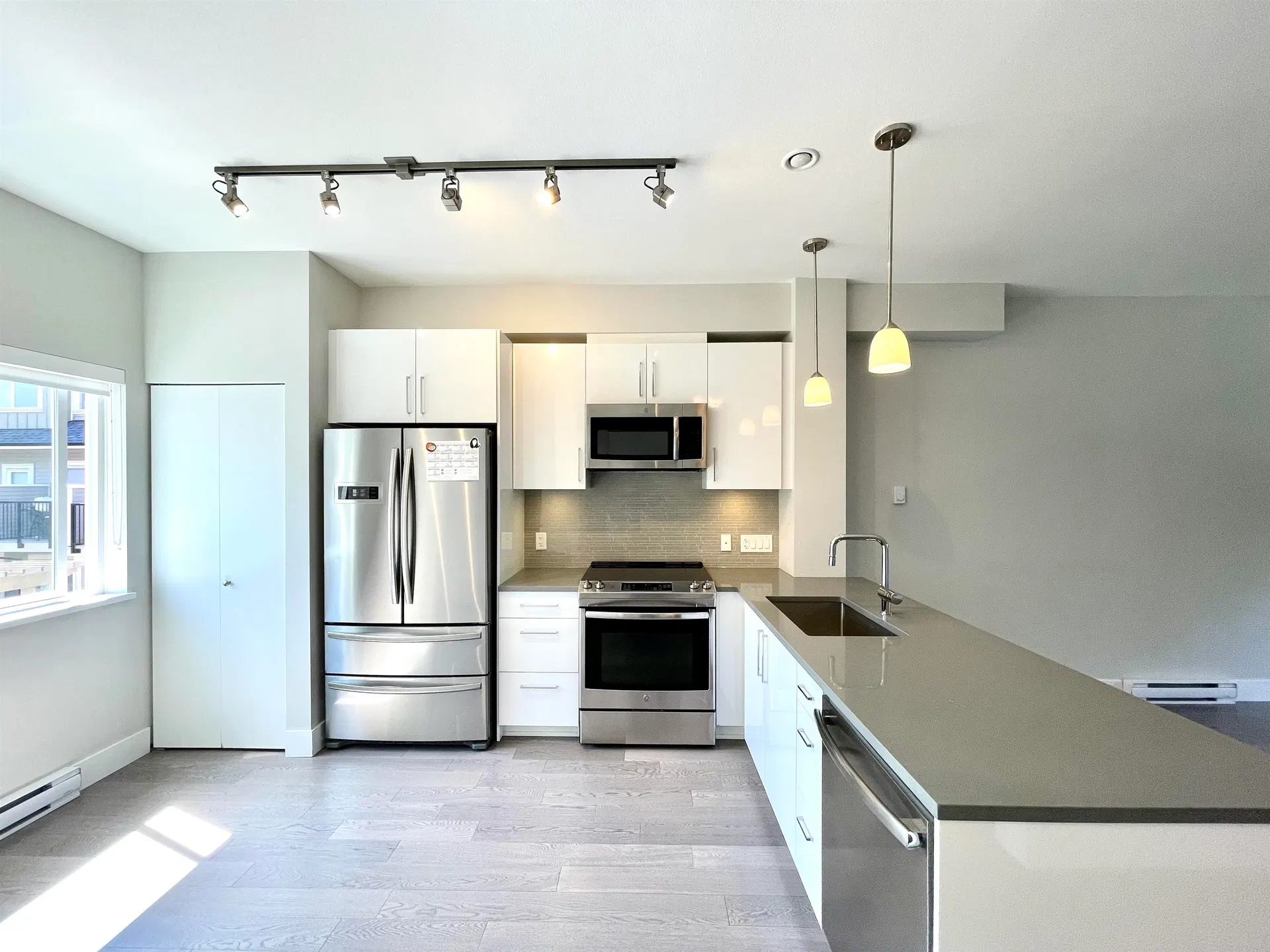 Photo 3 of 16 at #3 – 22600 Gilley Road