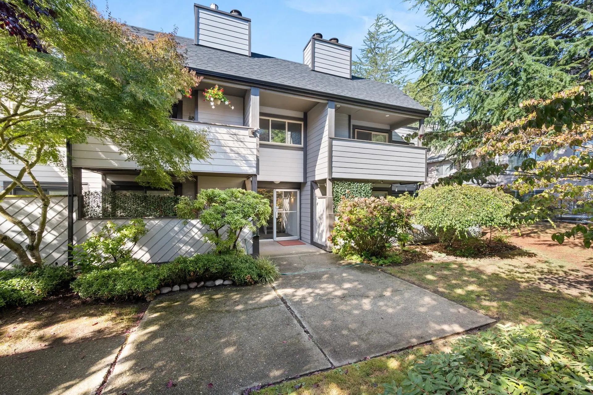#253 – 5421 10th Avenue