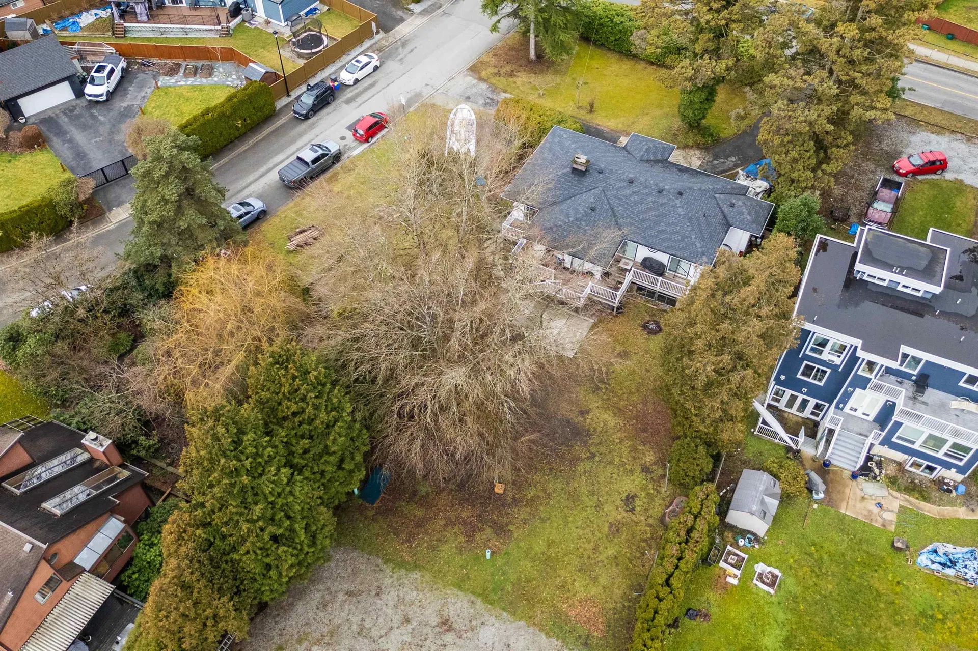 Photo 5 of 11 at 21290 River Road