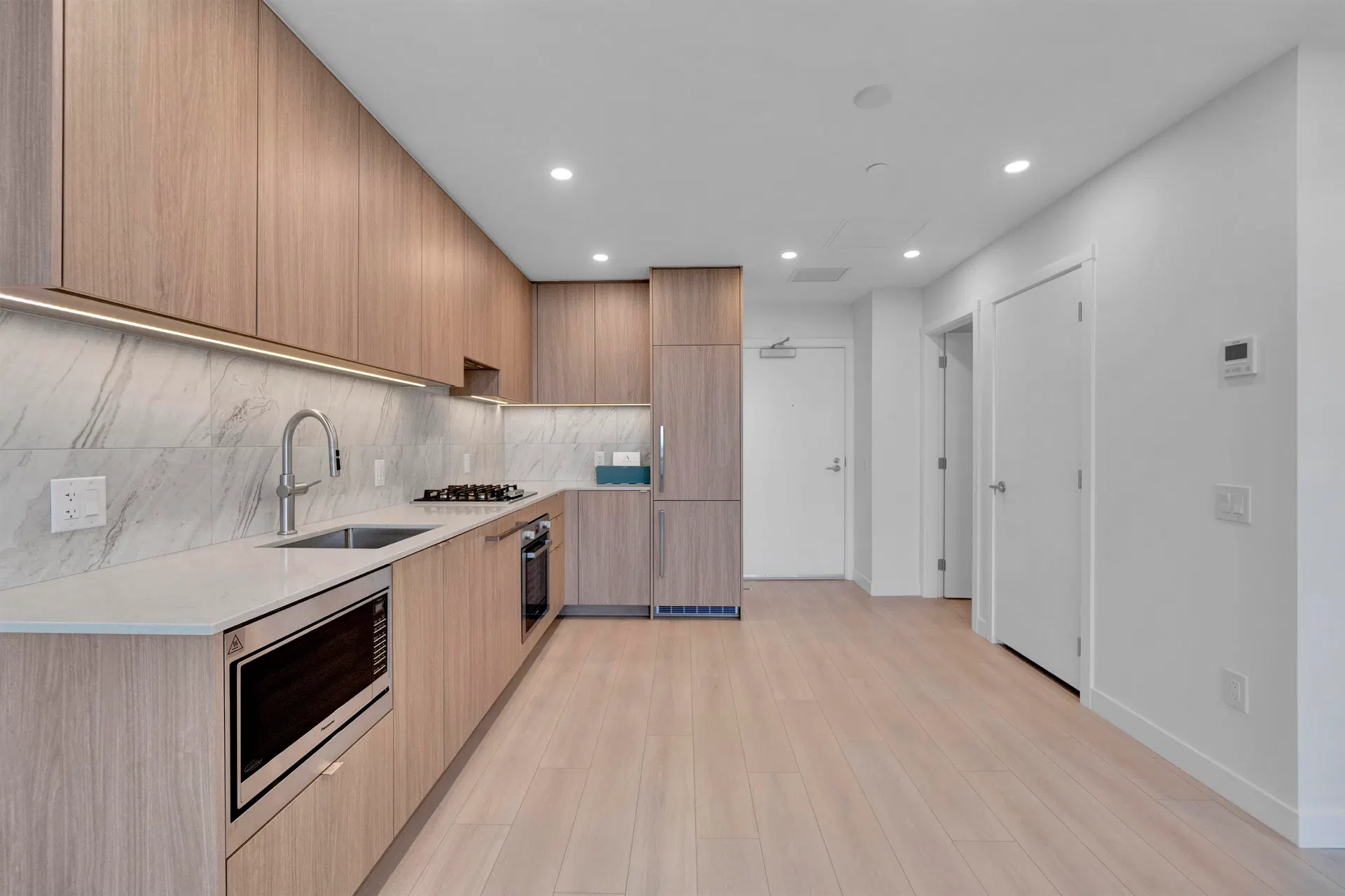 Photo 5 of 37 at #2703 – 626 Claremont Street