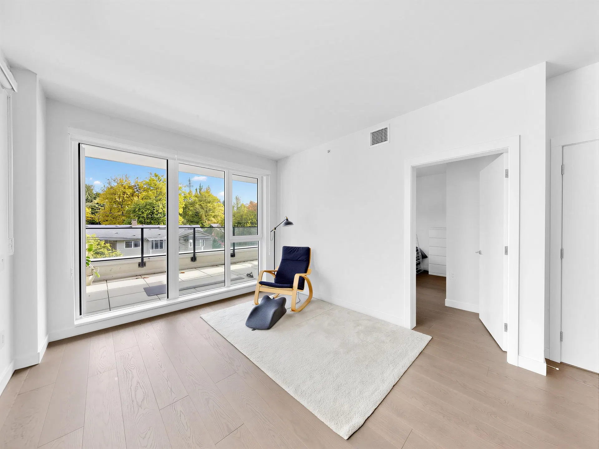Photo 4 of 32 at #314 – 5168 Cambie Street