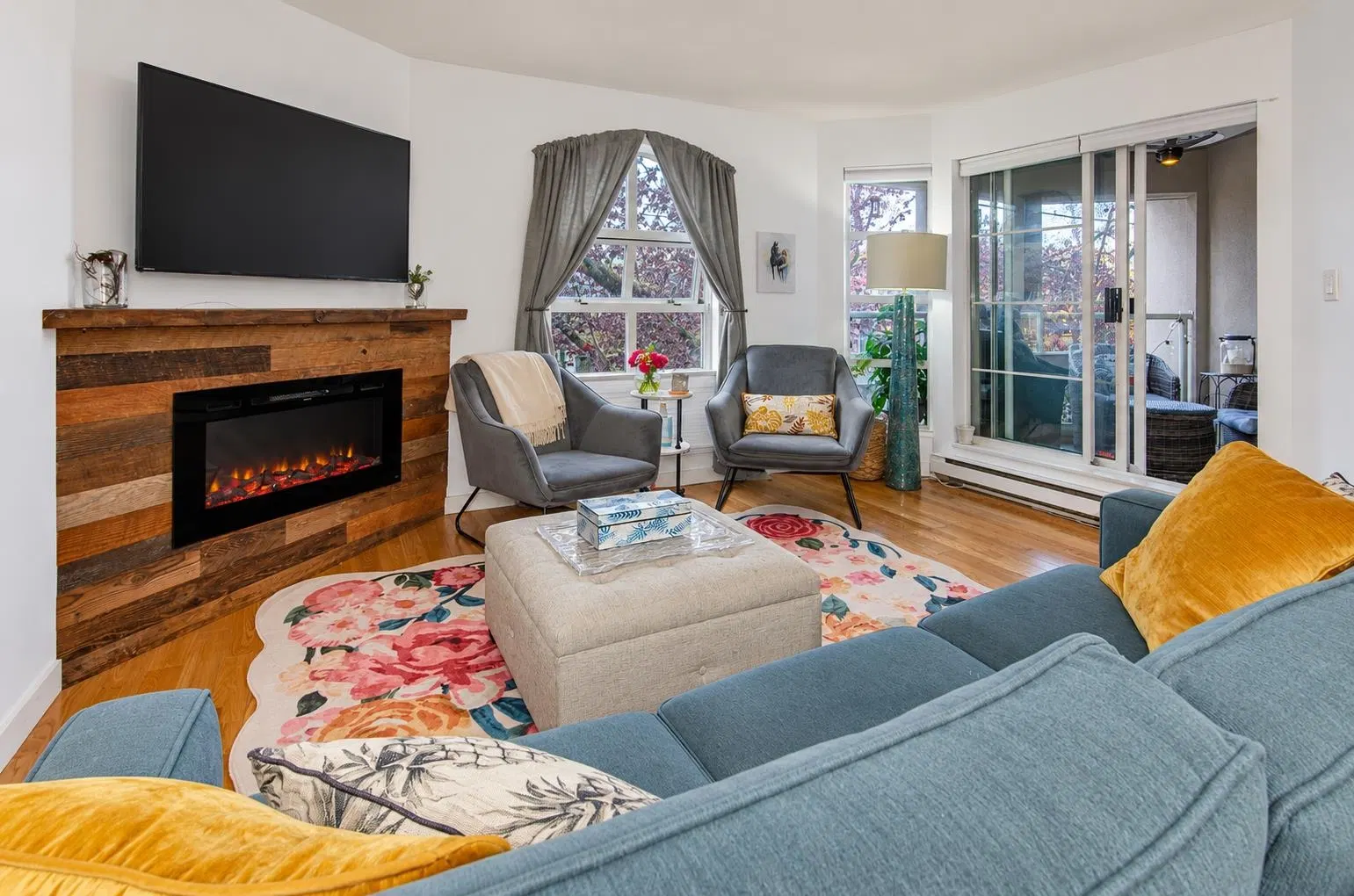 Photo 3 of 24 at #212 – 1082 W 8th Avenue