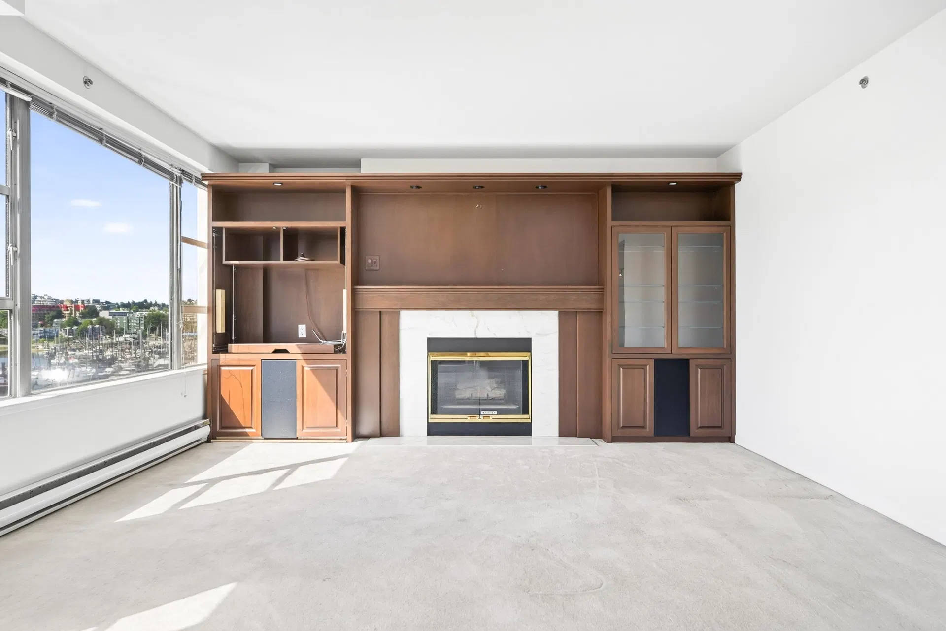 Photo 4 of 25 at #502 – 1012 Beach Avenue