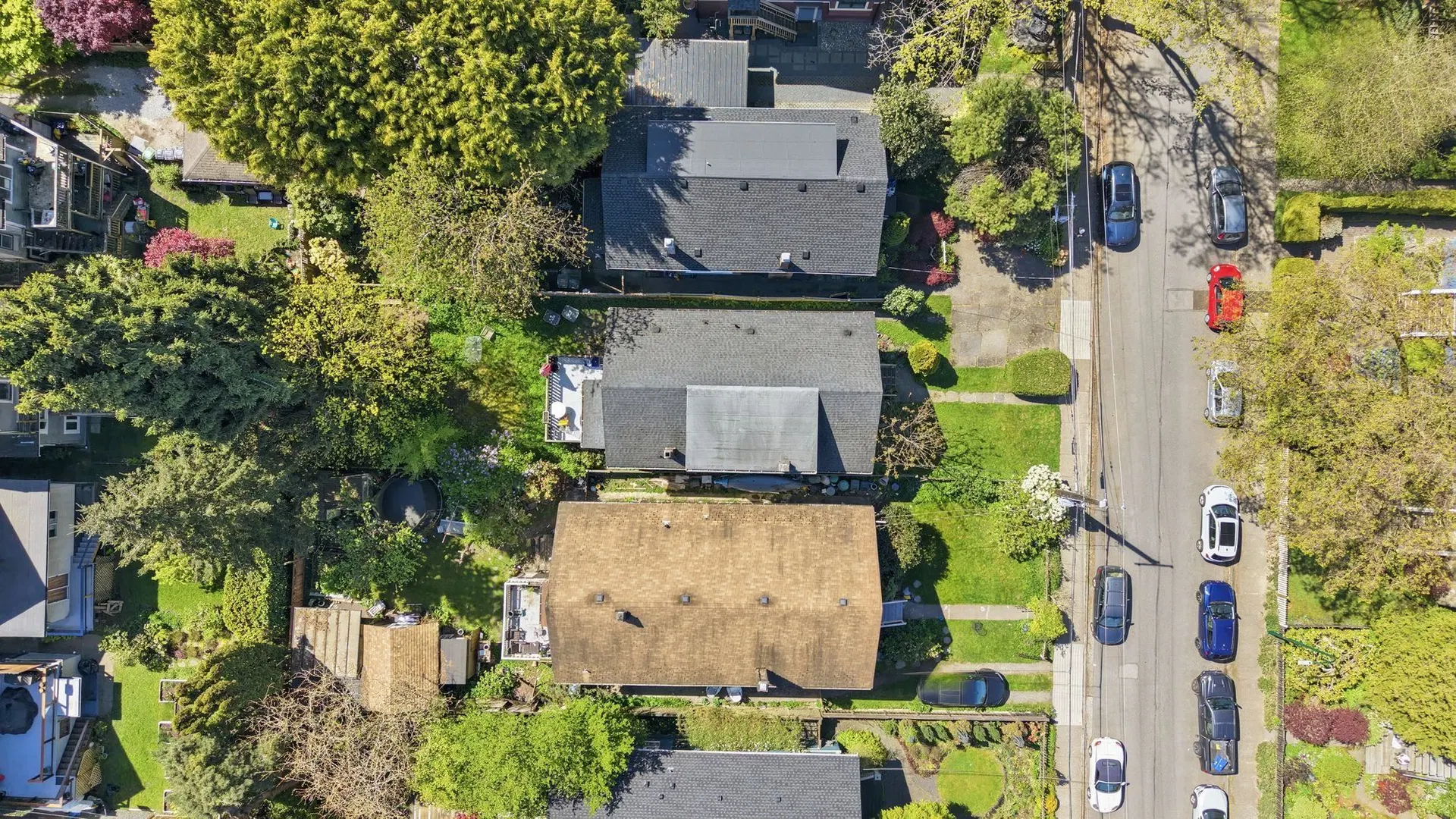 Photo 3 of 23 at 3174 W 5th Avenue