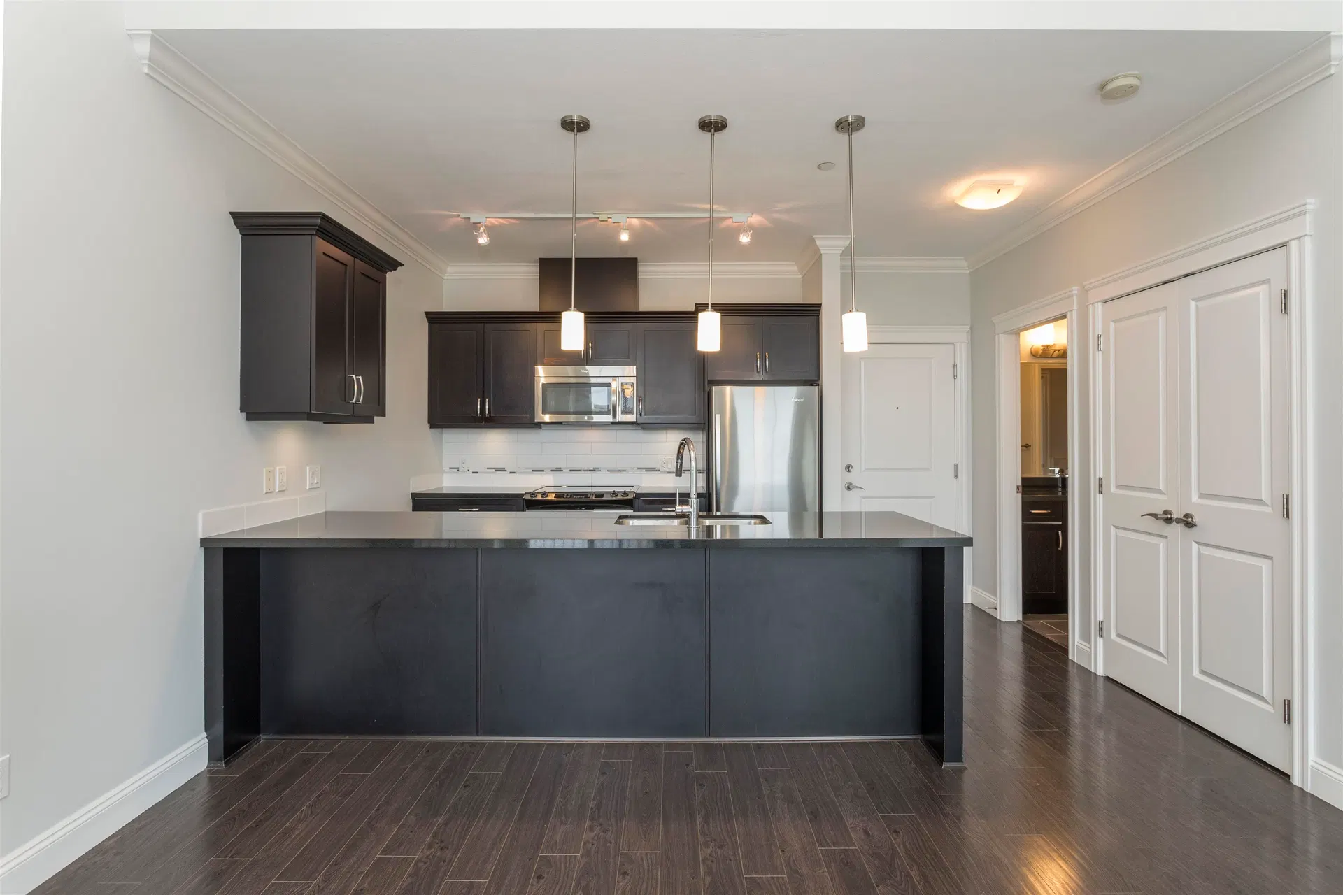 Photo 5 of 40 at #415 – 11882 226 Street