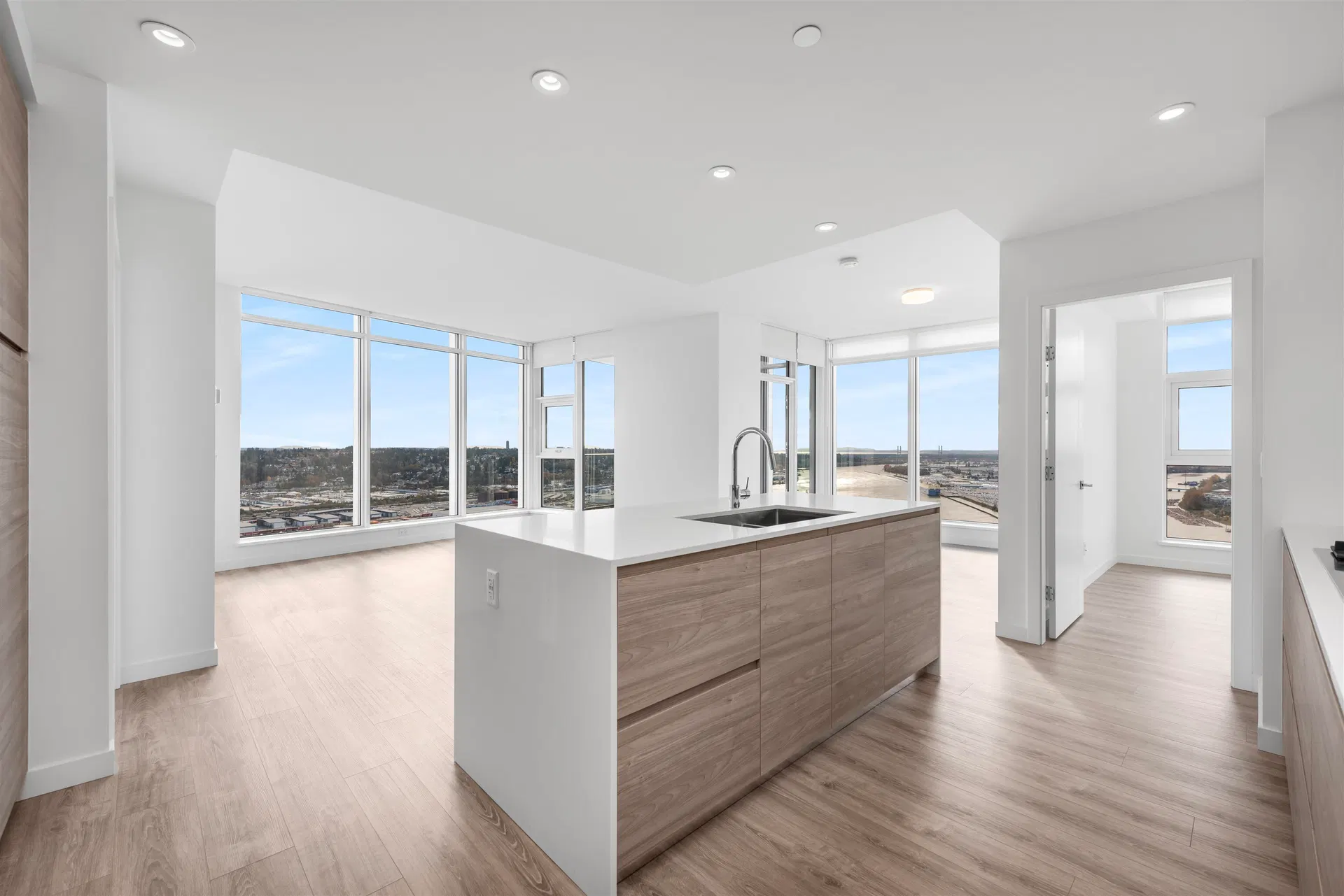 Photo 4 of 40 at #4008 – 680 Quayside Drive