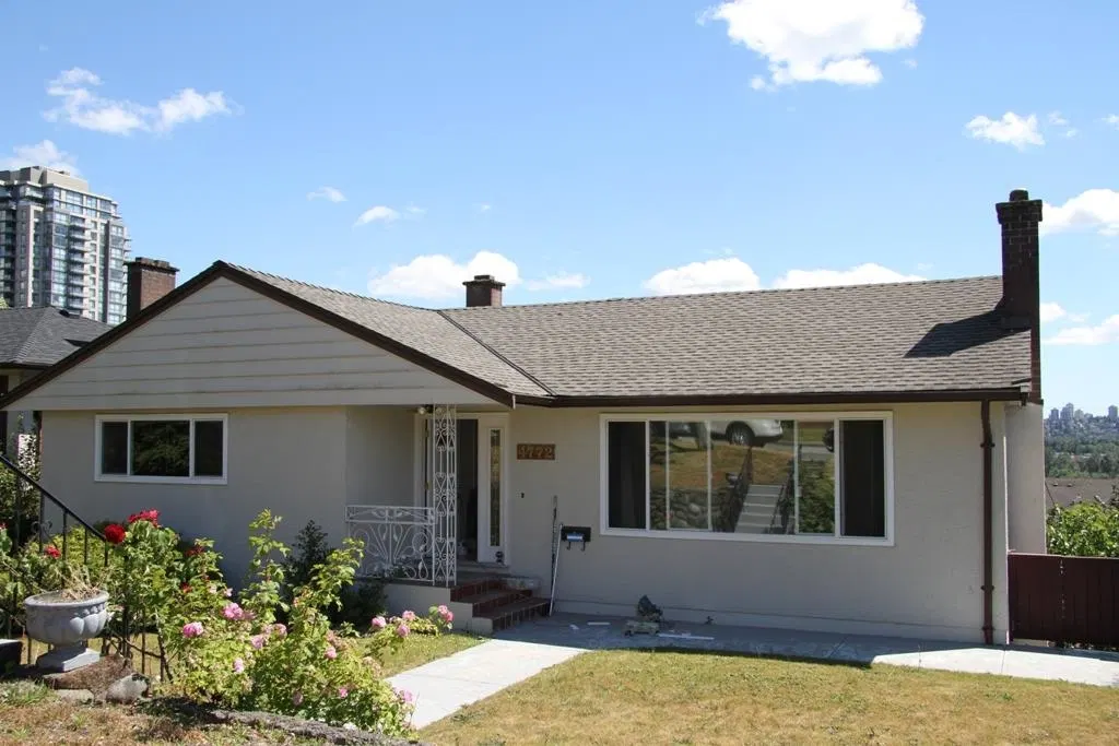 Photo 1 of 21 at 4772 Ridgelawn Drive