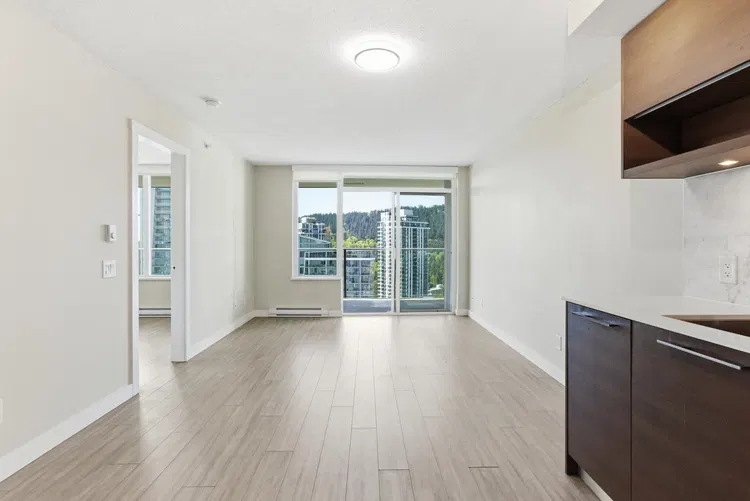 Photo 4 of 21 at #2103 – 570 Emerson Street