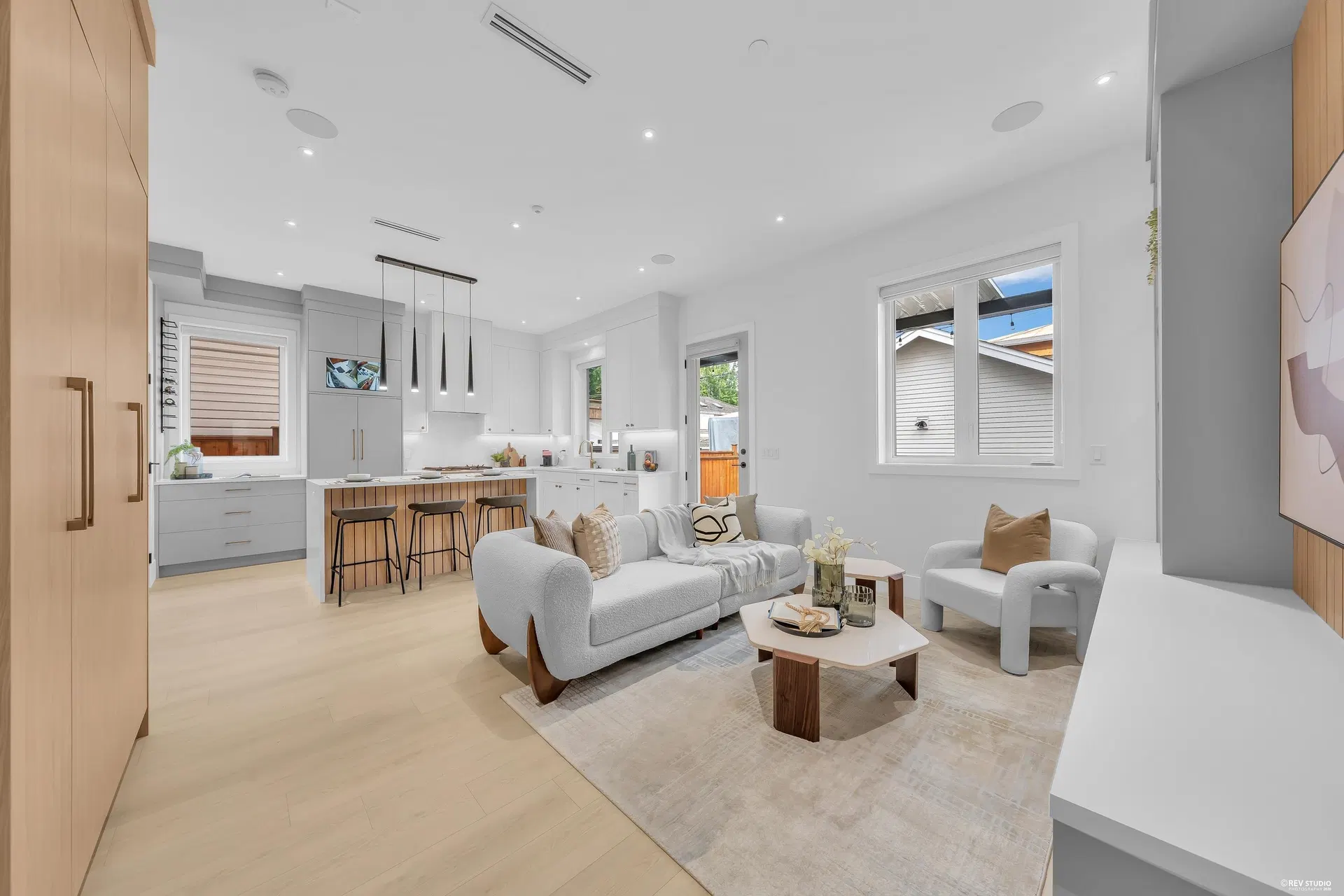 #2 – 3627 45th Avenue