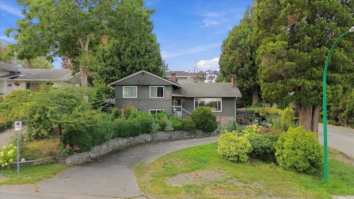 Photo 1 of 14 at 6009 Elgin Avenue