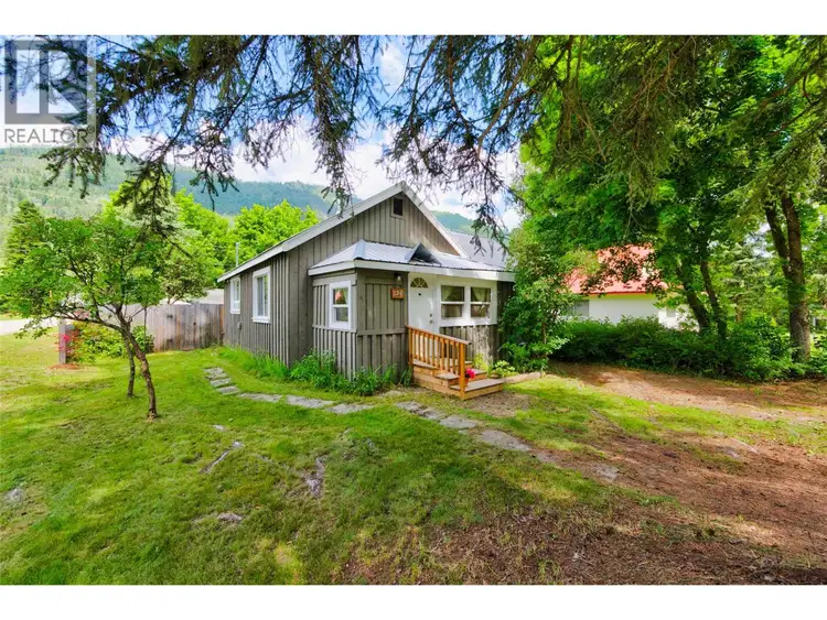 124 SAYWARD Avenue