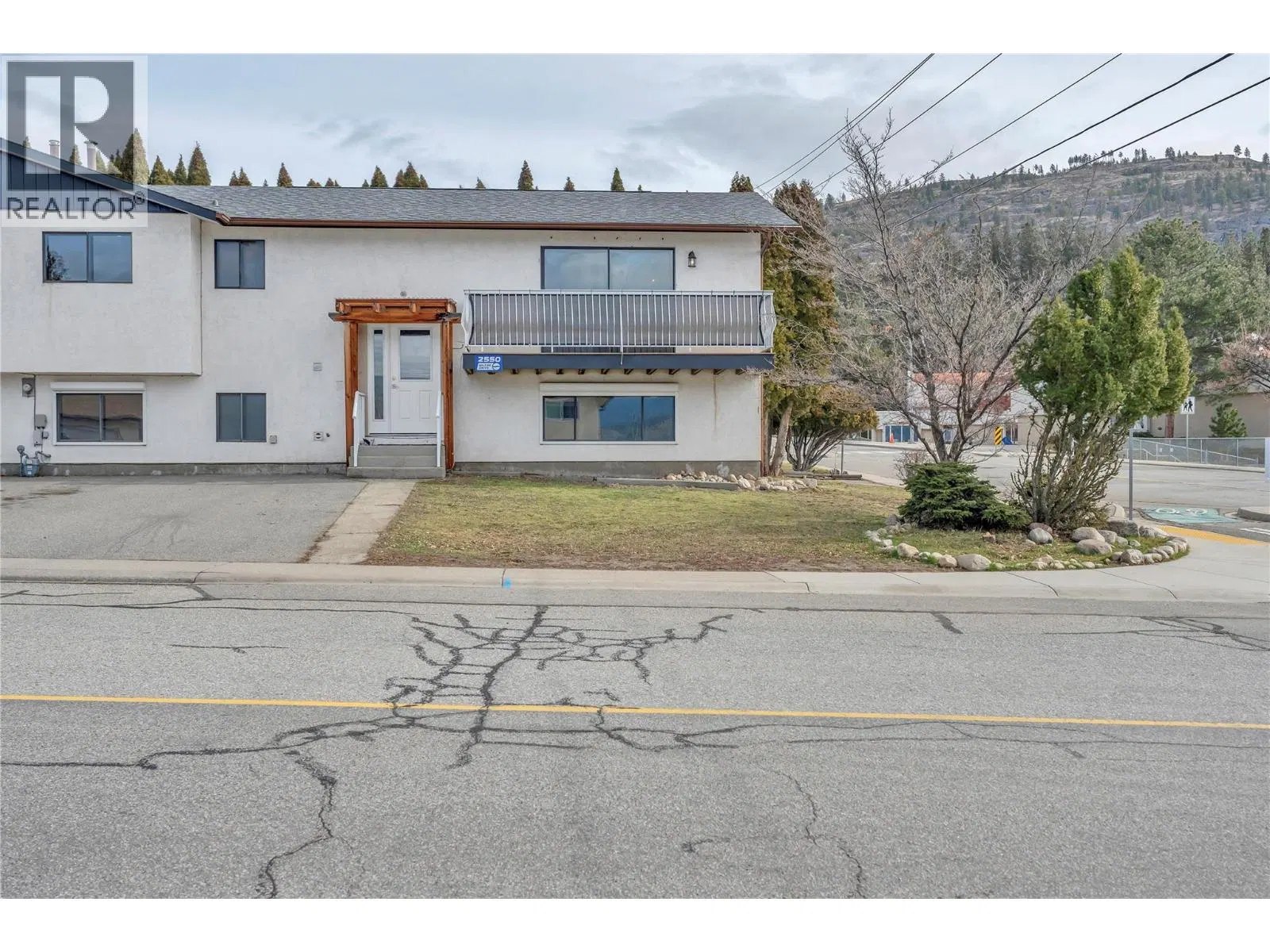 Photo 2 of 29 at 2550 Wiltse Drive