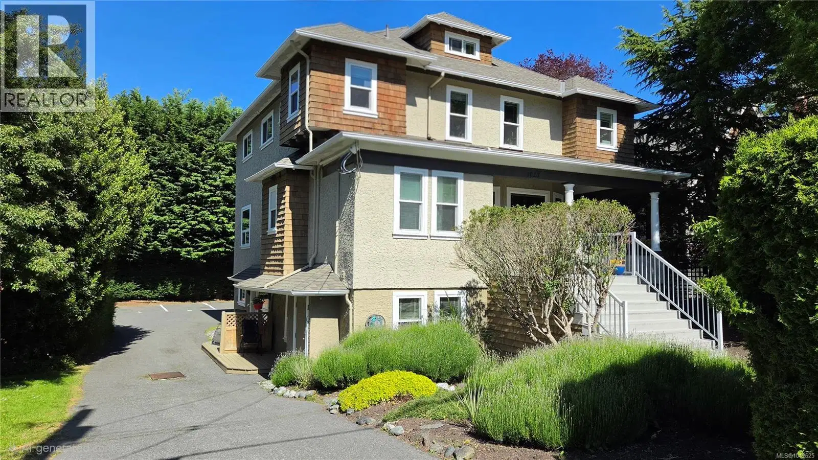 1025 Carberry Gardens