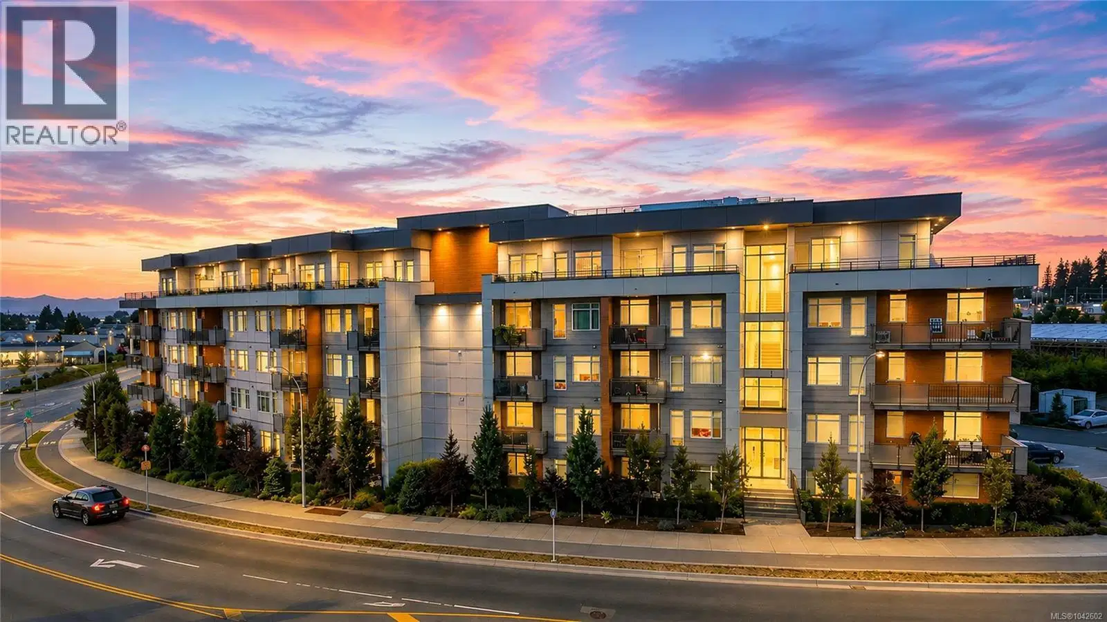 #207 – 6540 Metral Drive