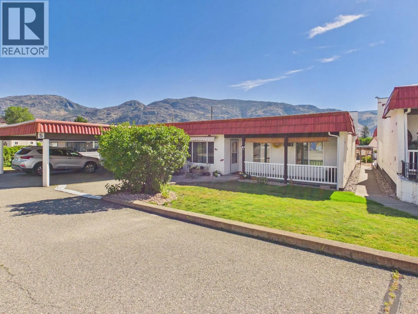 #5 – 8010 VEDETTE Drive