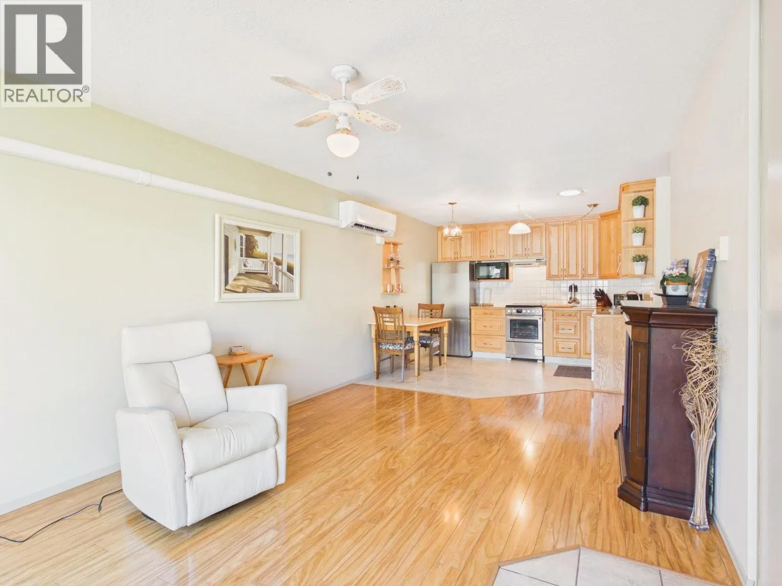 Photo 5 of 20 at #5 – 8010 VEDETTE Drive