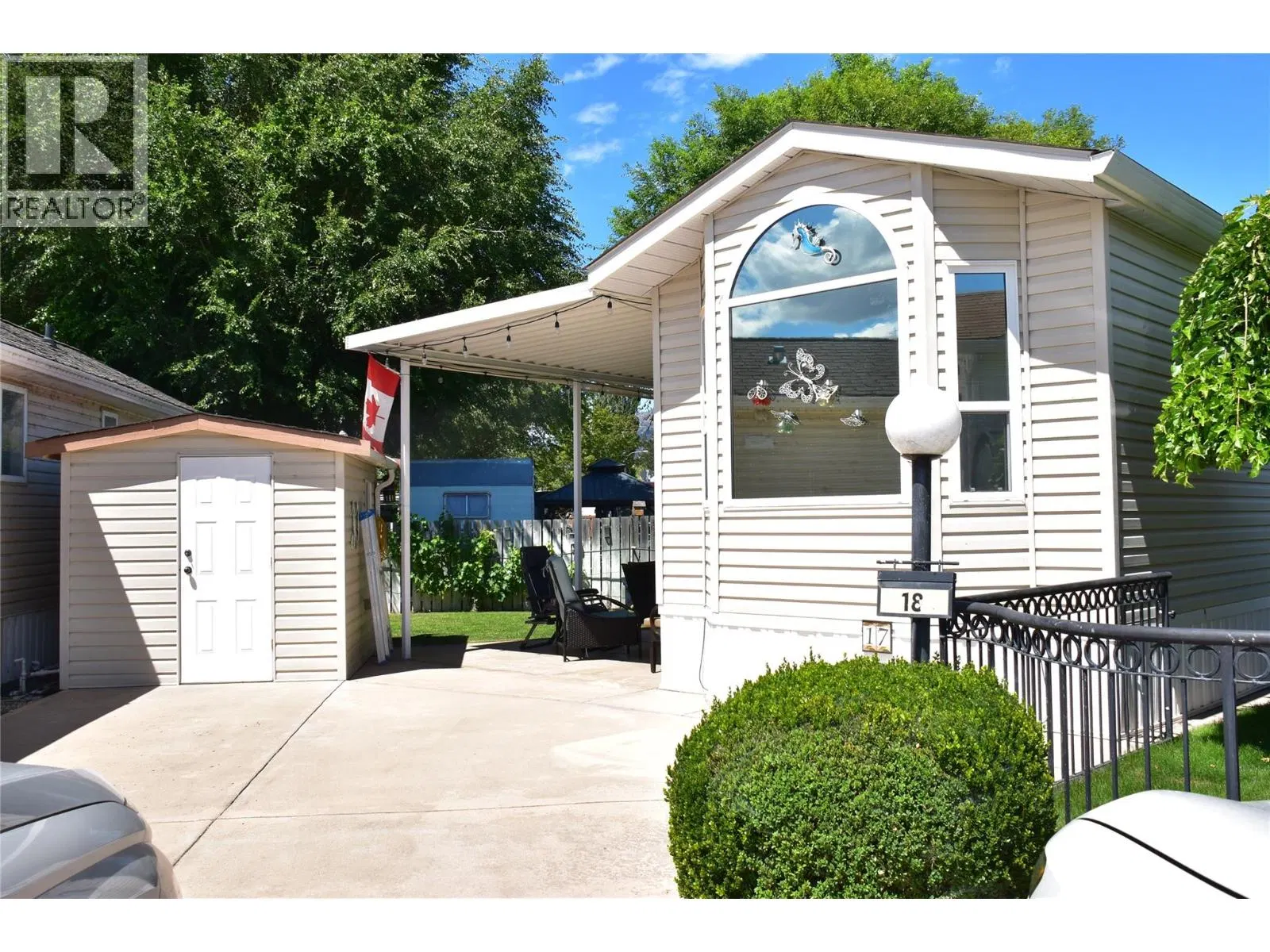 Photo 1 of 67 at #17 – 2615 Lakeshore Drive