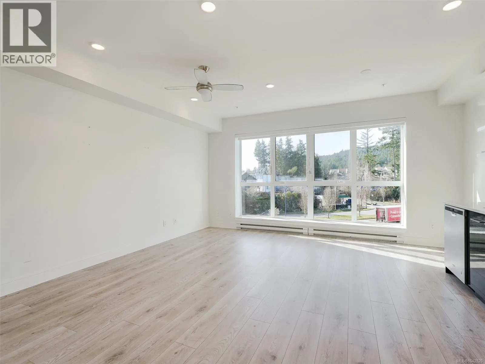 Photo 2 of 33 at #407 – 1311 Lakepoint Way