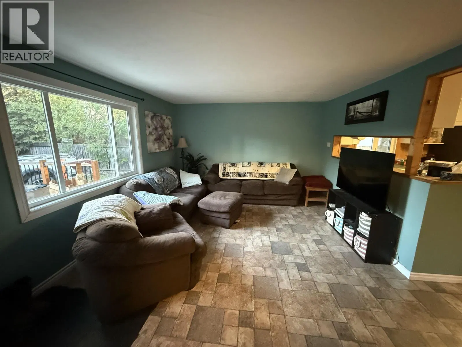Photo 4 of 15 at 12776 PEACH Avenue