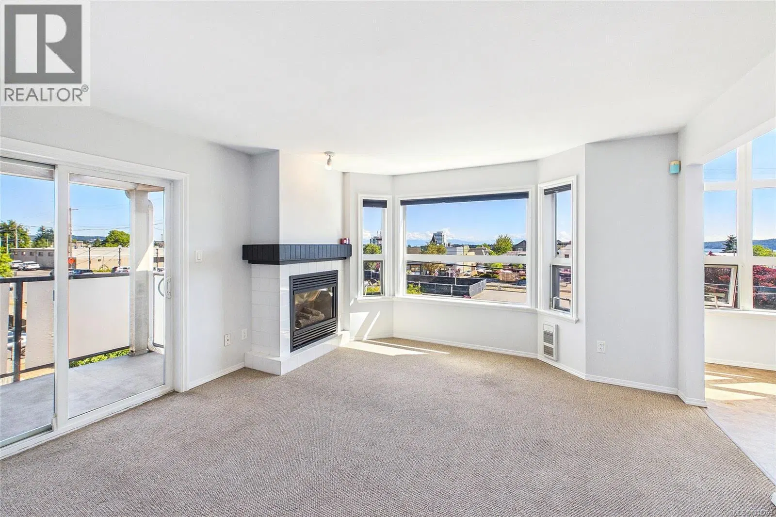 Photo 1 of 52 at #304 – 327 Prideaux Street