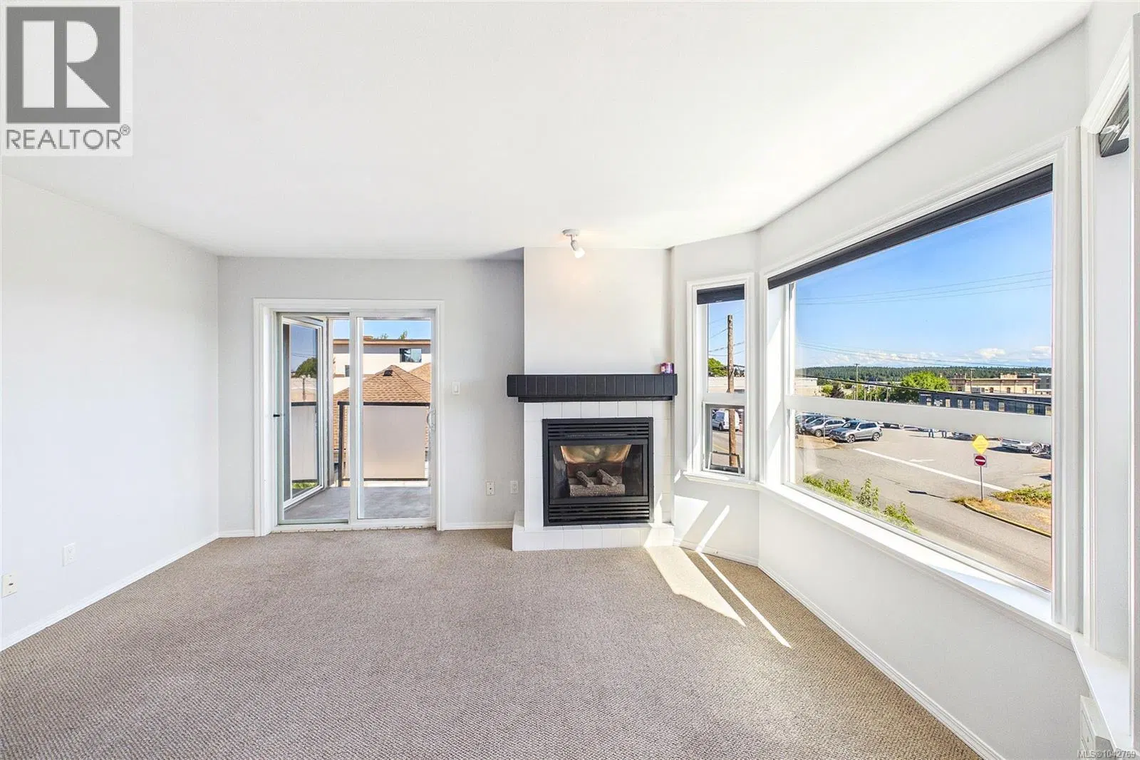 Photo 5 of 52 at #304 – 327 Prideaux Street