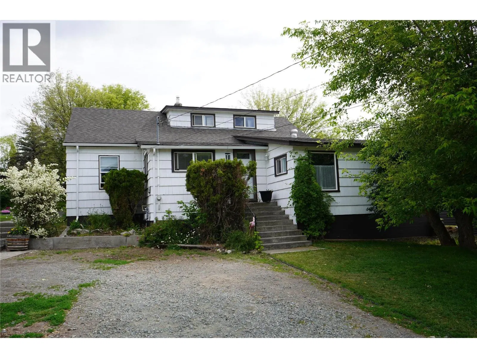 Photo 1 of 48 at 304 MCDONALD Avenue