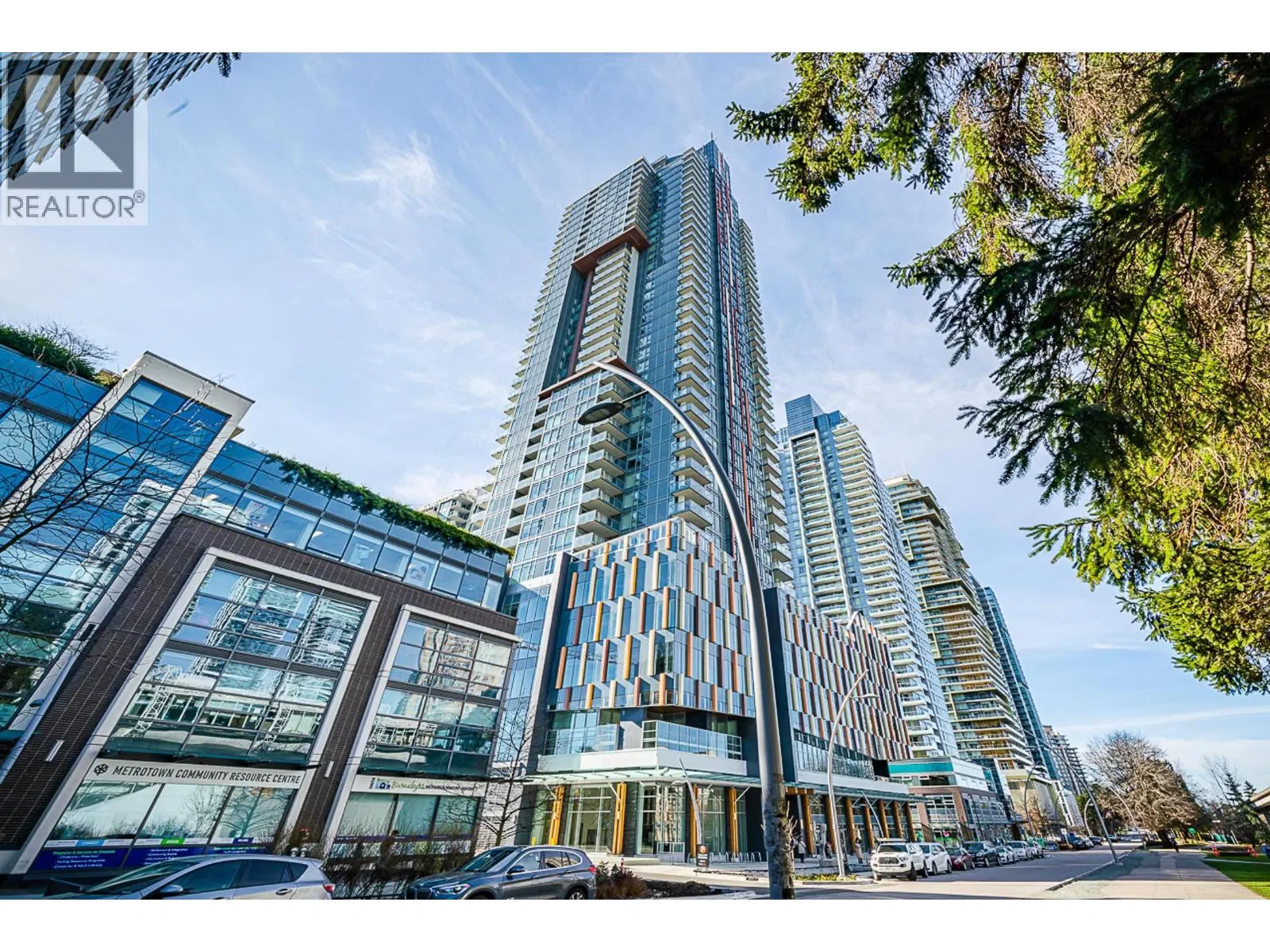 #2004 – 4458 BERESFORD Street