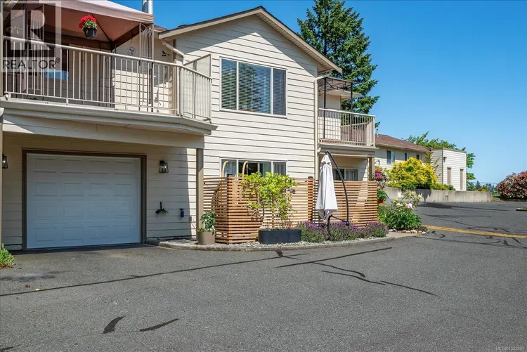 Photo 2 of 43 at #6 – 4271 Wellington Road