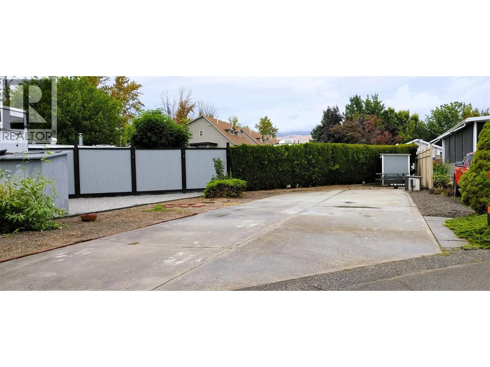 Photo 2 of 18 at #803 – 415 Commonwealth Road
