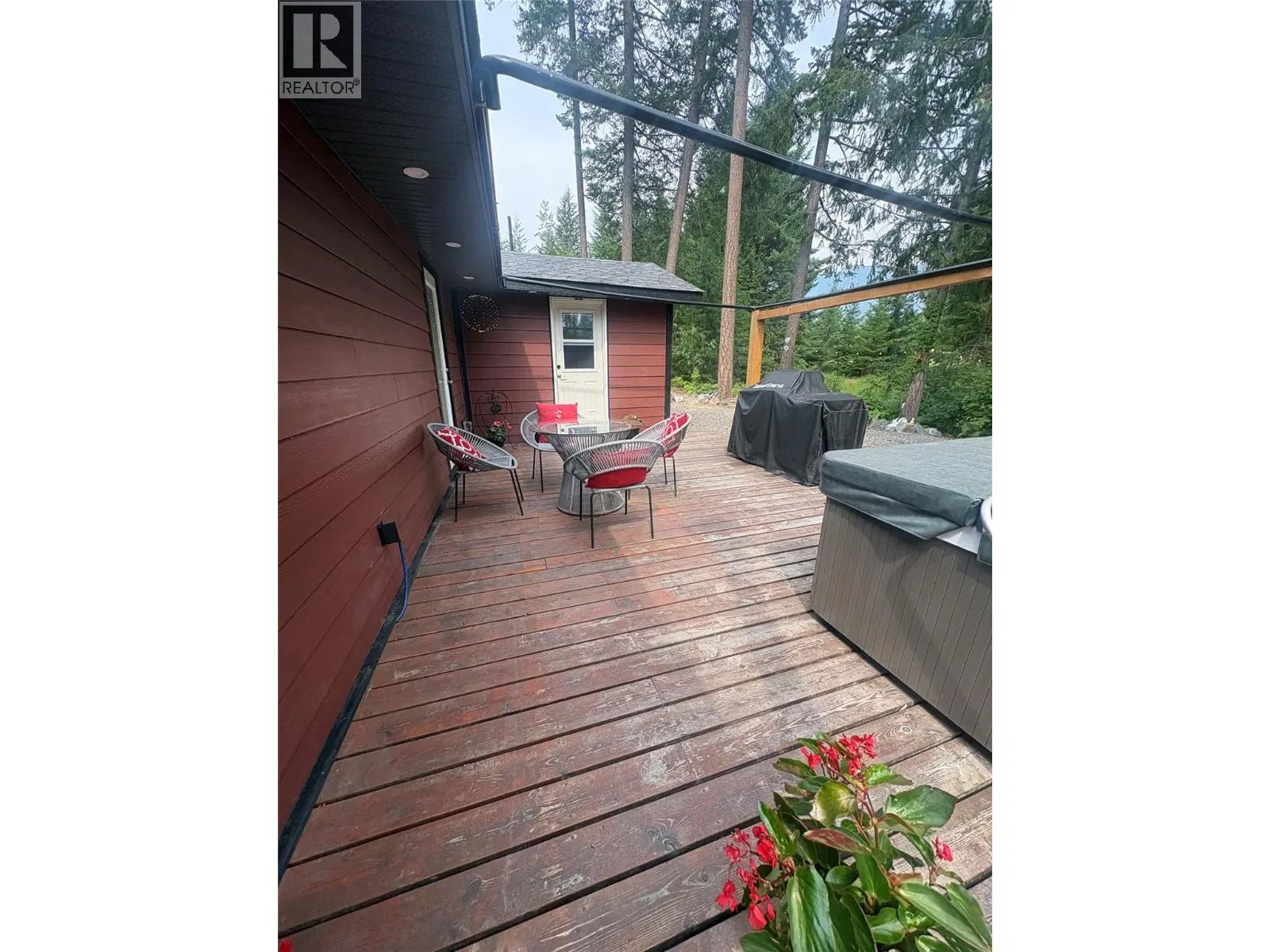 Photo 4 of 25 at 5195 Tallington Drive