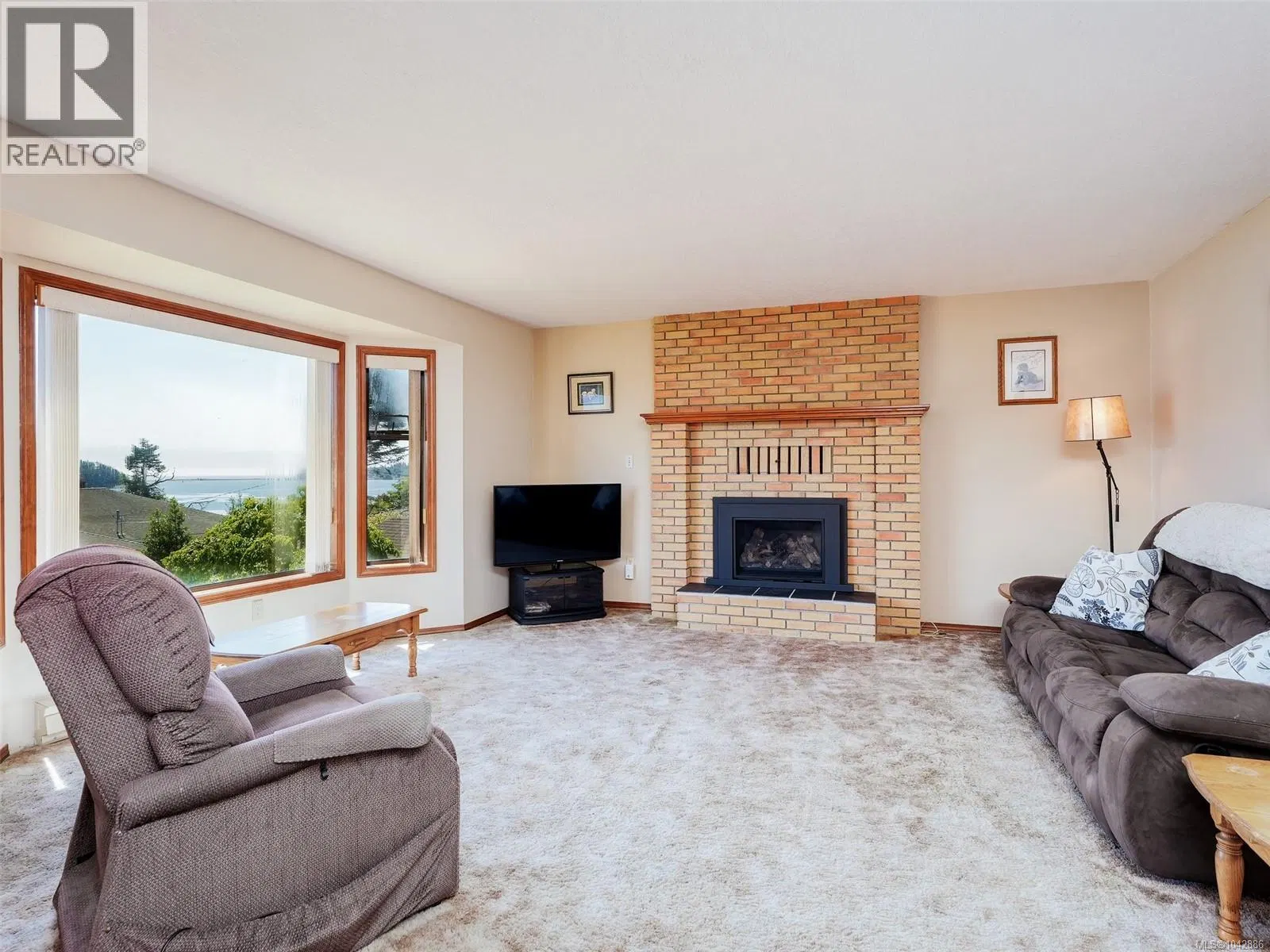 Photo 5 of 36 at 2022 Charters Road