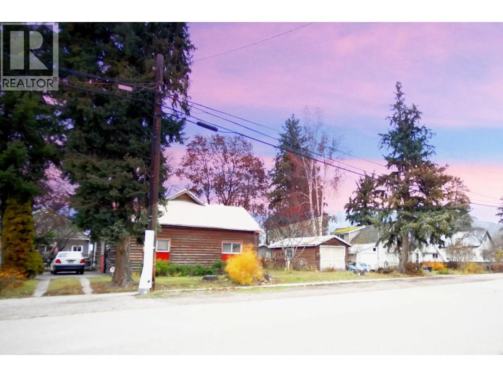 611 REGENT Avenue