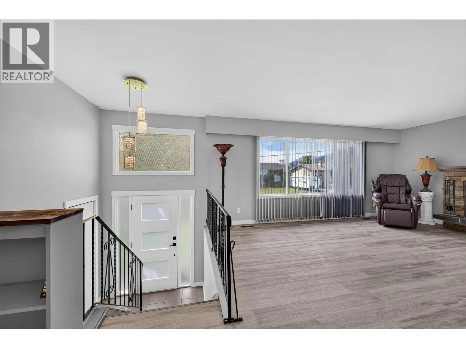 Photo 3 of 27 at 816 Bebek Road