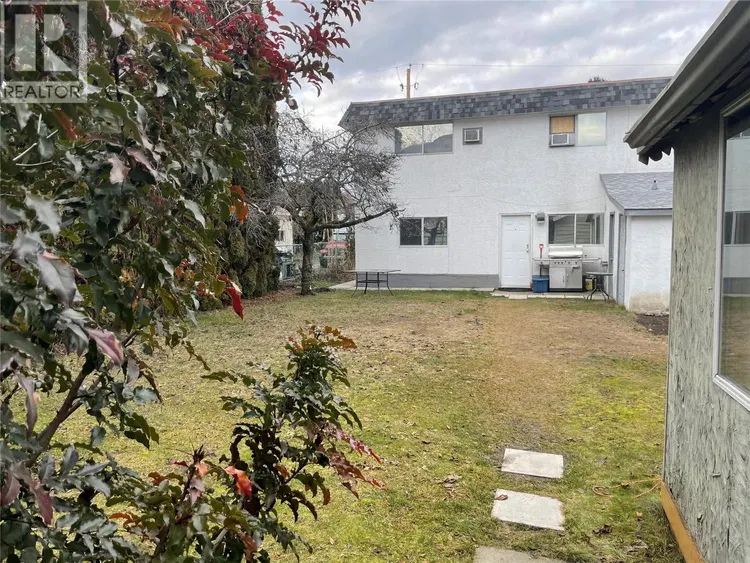 Photo 5 of 19 at 1175-1179 Raymer Avenue