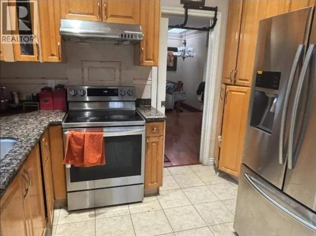 Photo 5 of 5 at 6128 ST CATHERINE Street