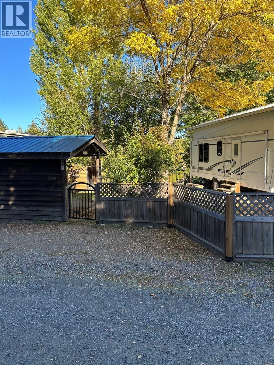 Photo 3 of 28 at F14 – 2650 Turnbull Road