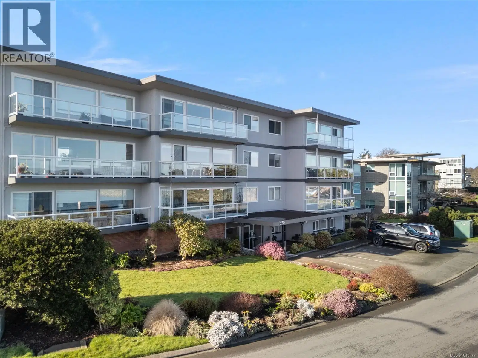 #305 – 1270 Beach Drive