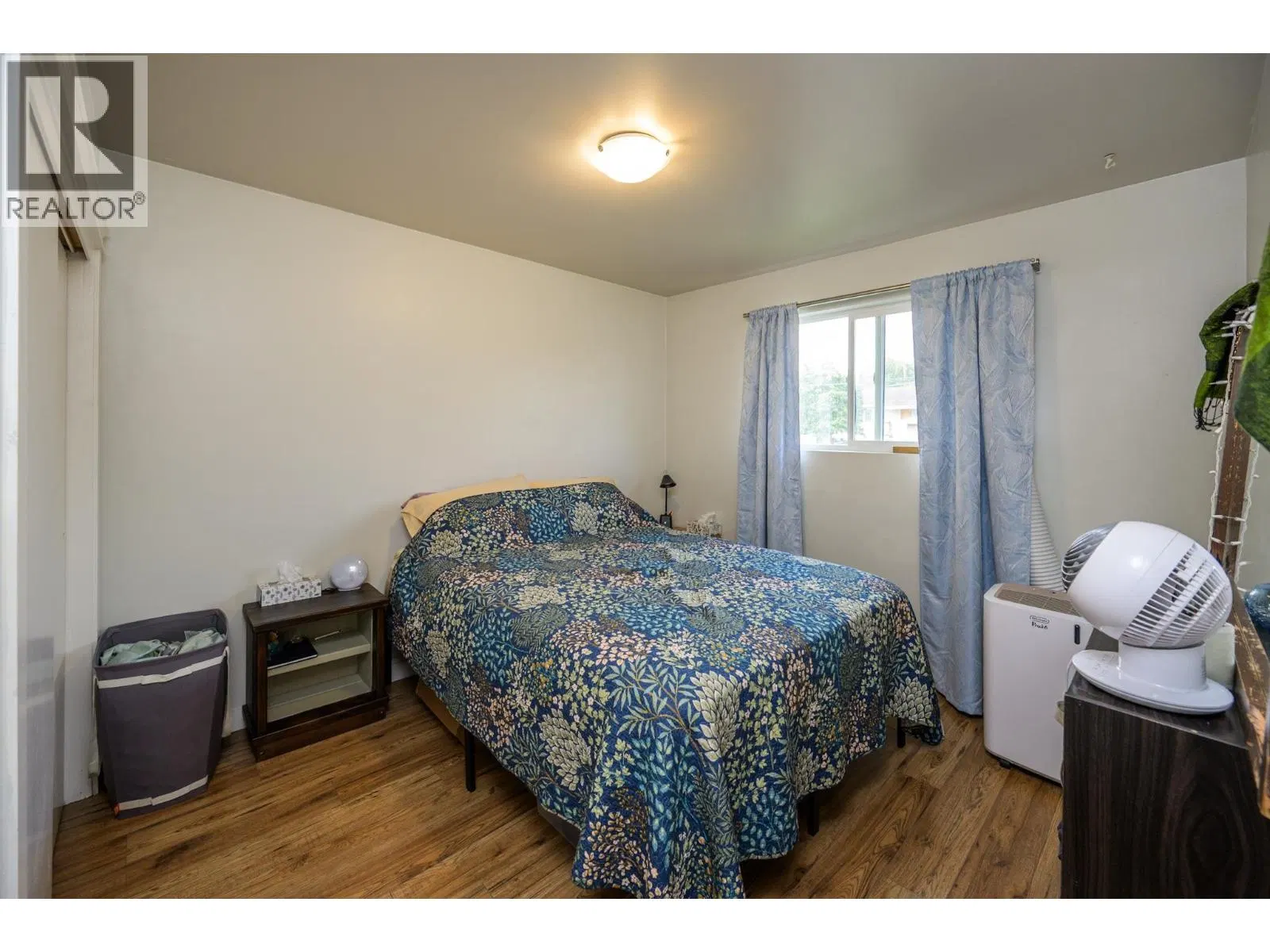 Photo 4 of 37 at 1208 CUDDIE Crescent