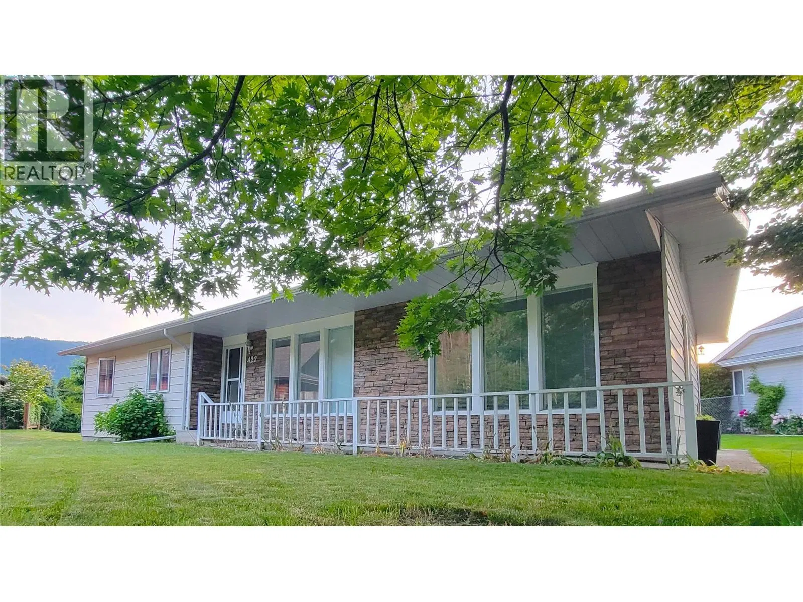 Photo 1 of 16 at 422 Dogwood Avenue