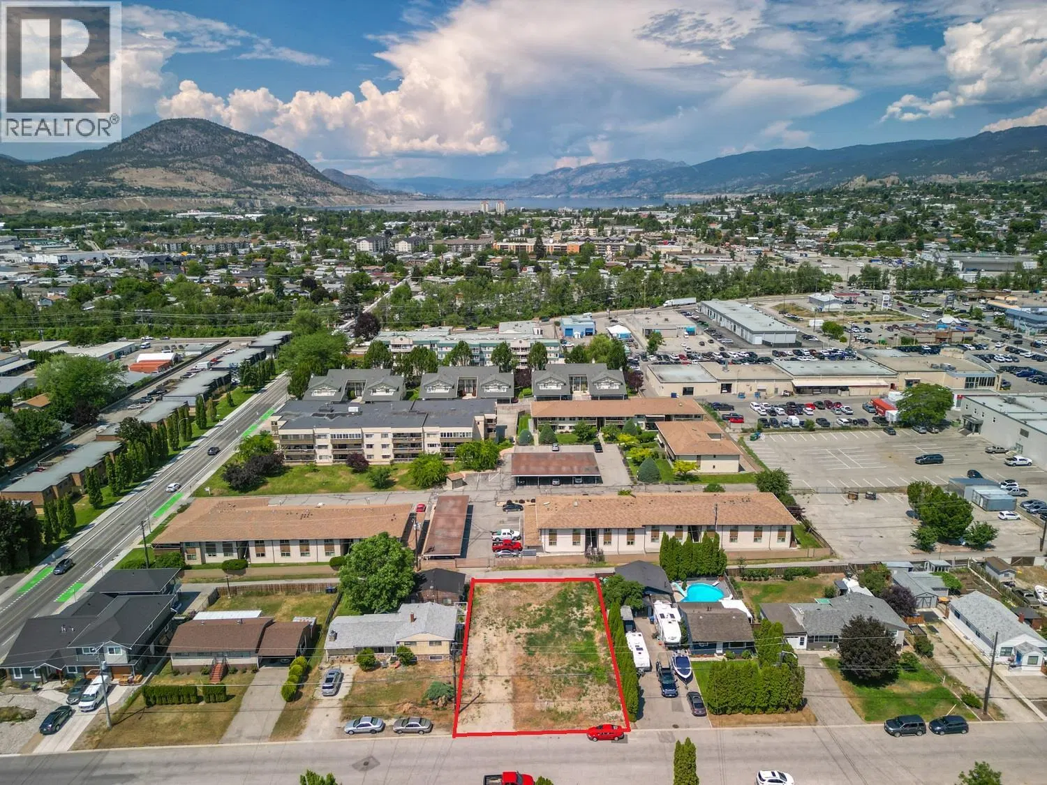 Photo 3 of 12 at 79 Okanagan Avenue