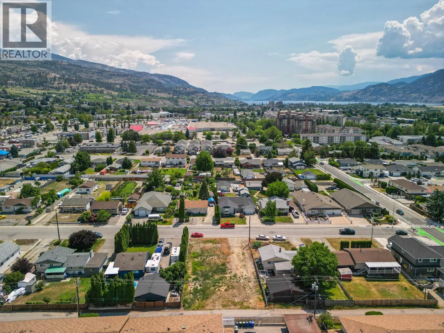 Photo 5 of 12 at 79 Okanagan Avenue