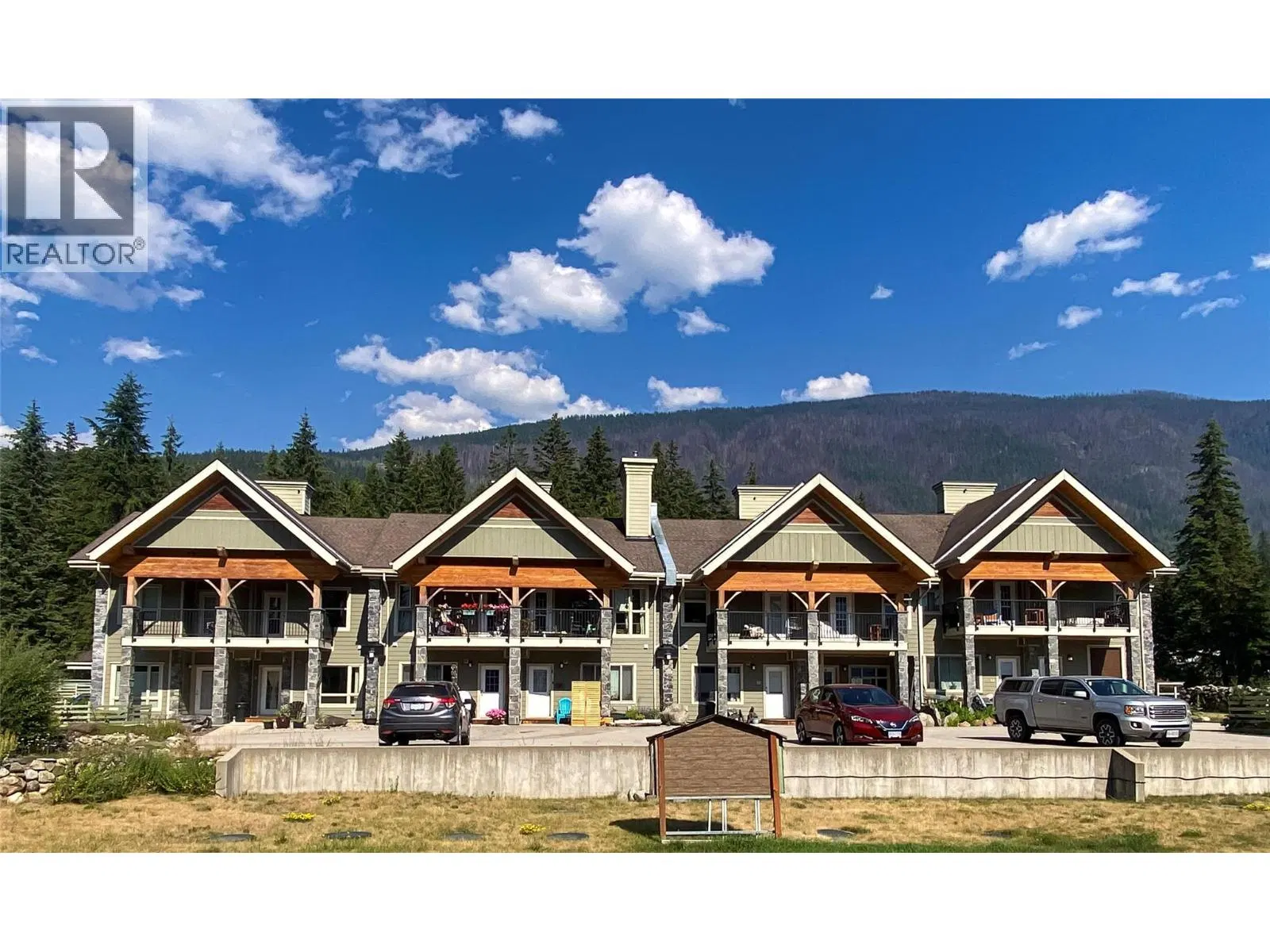 Photo 1 of 29 at #4 – 912 Slocan Street
