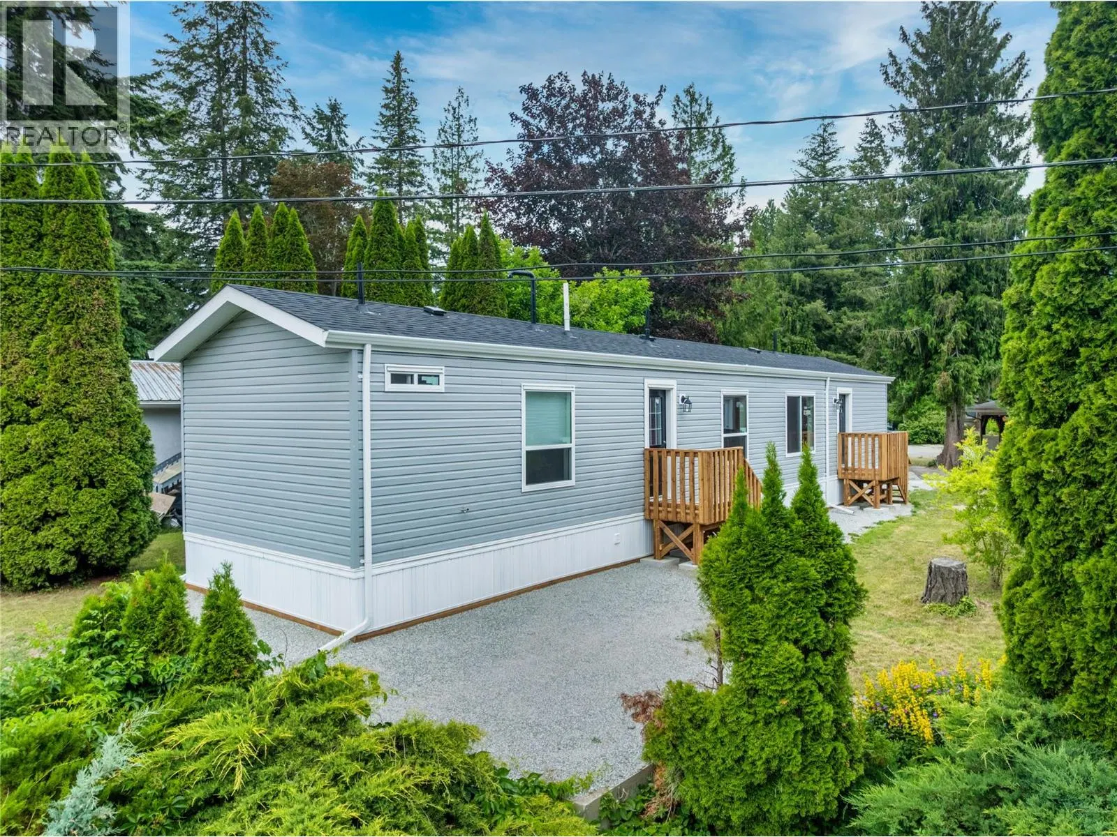 Photo 3 of 37 at #13 – 5161 63 Avenue