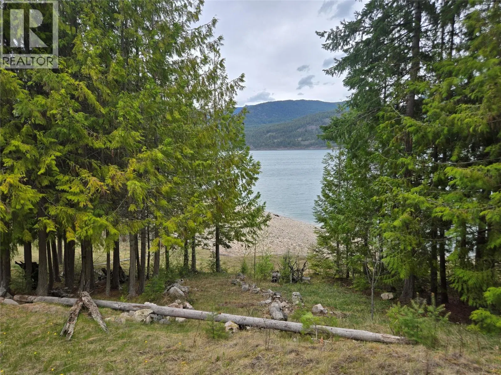 Photo 5 of 23 at 180 Lower Arrow Lake