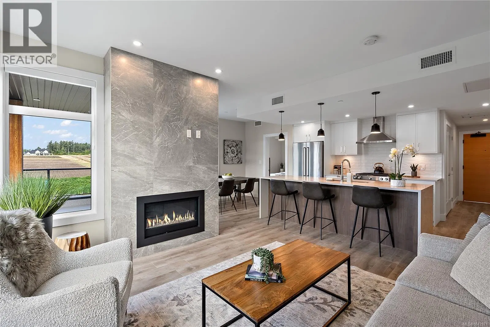 Photo 1 of 32 at #602 – 2520 Hackett Crescent