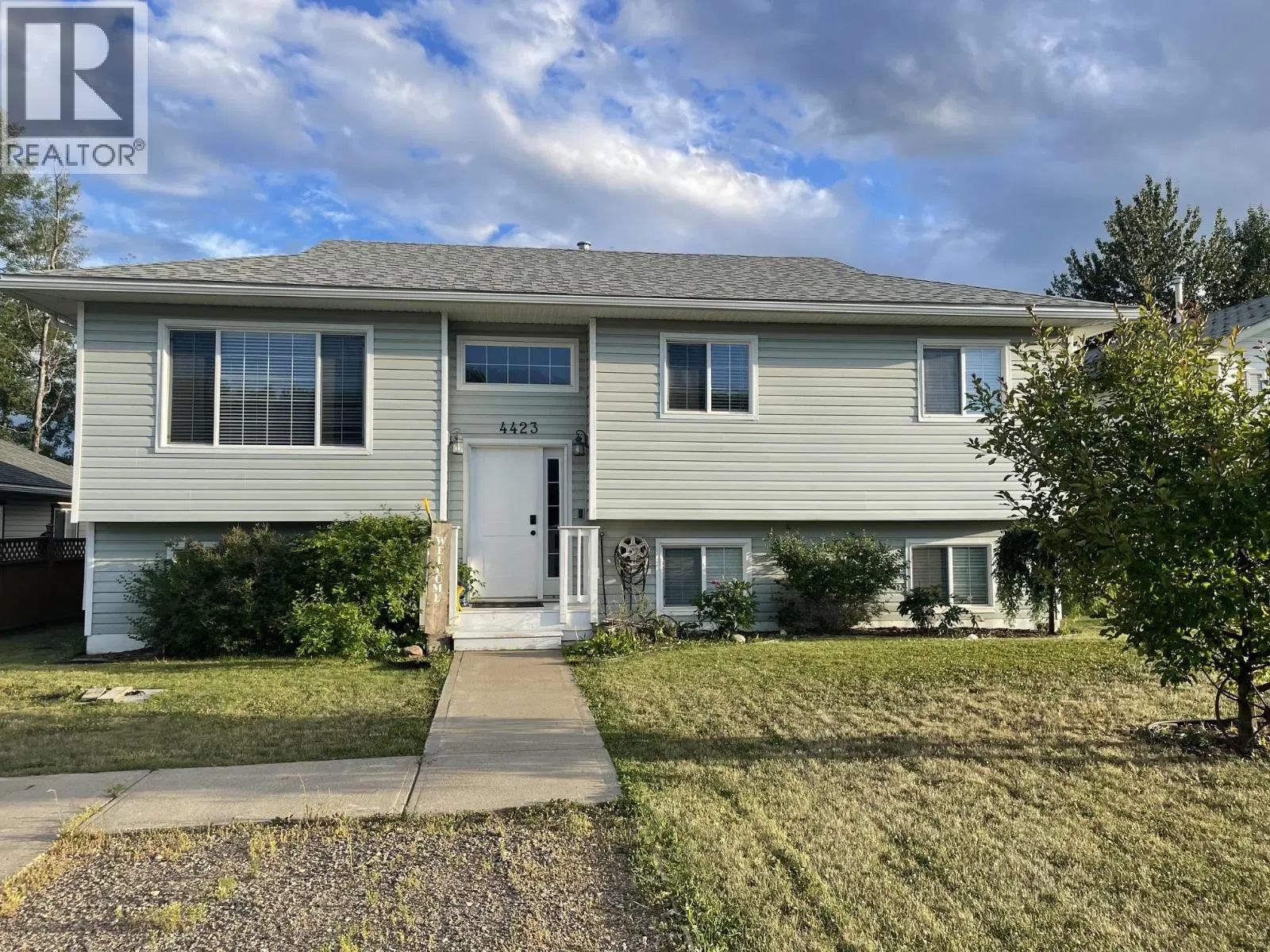 Photo 1 of 30 at 4423 HERITAGE Crescent