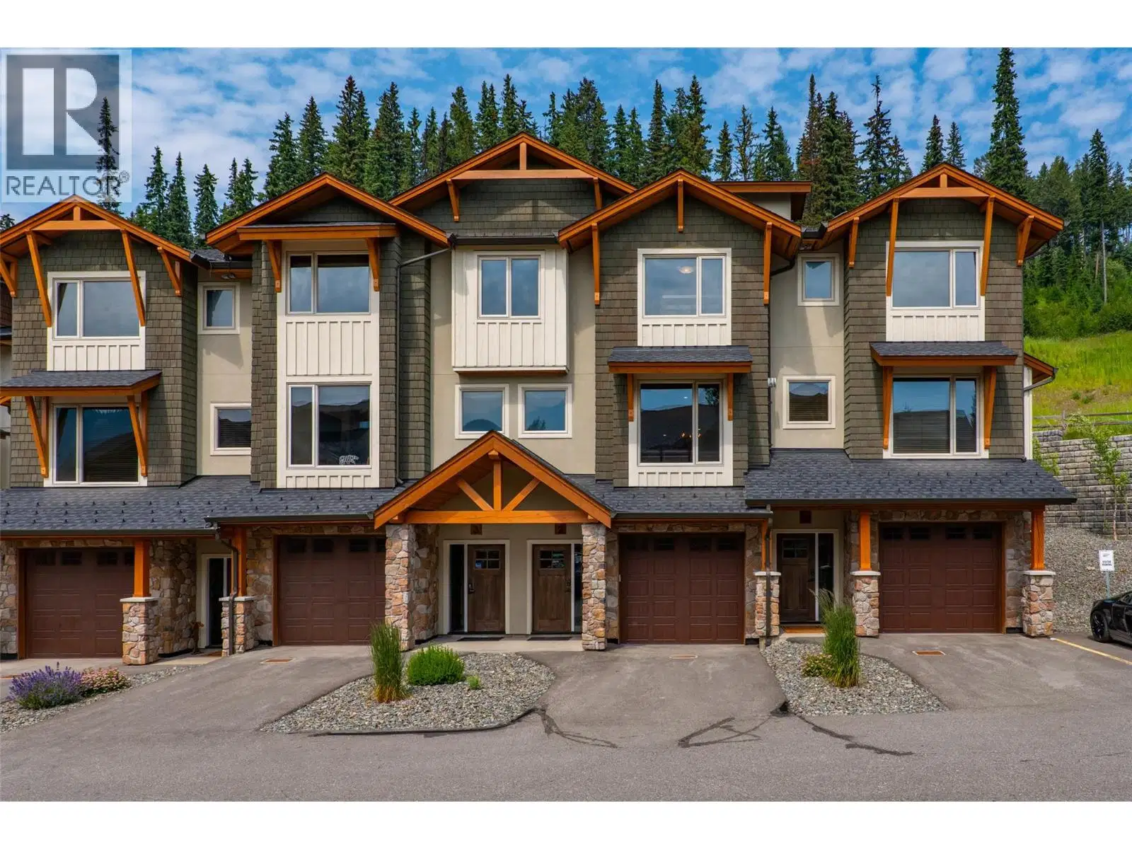 #2 – 5050 VALLEY Drive